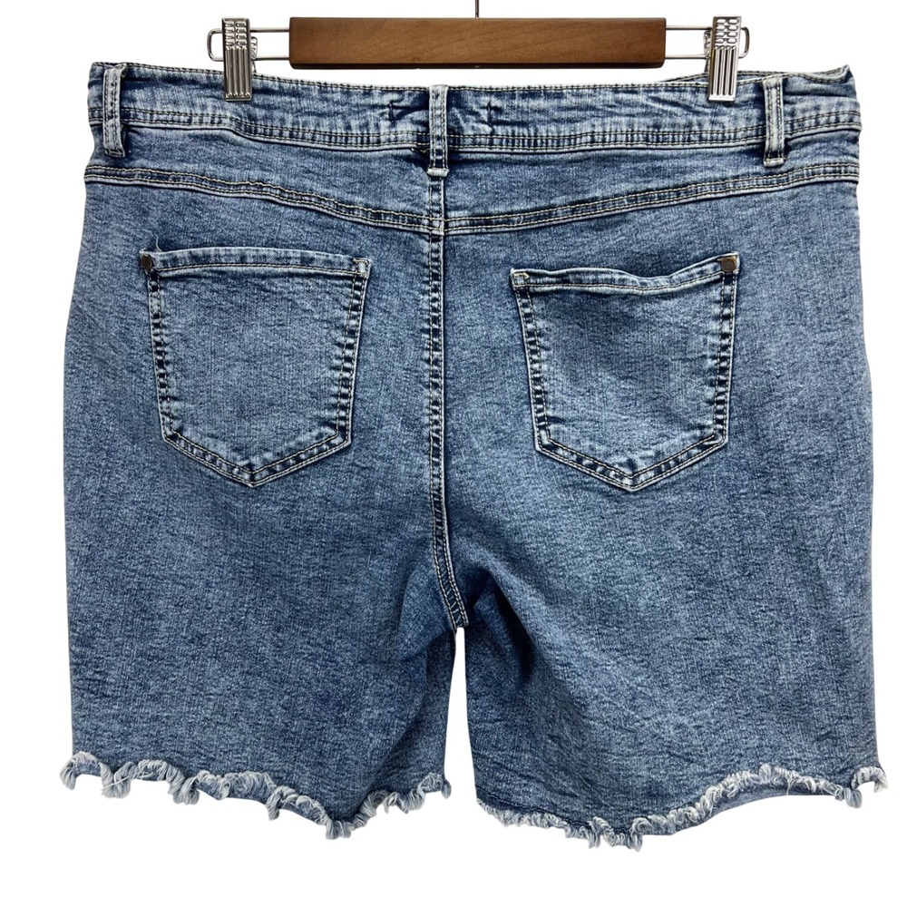 Cato Est 1946 Denim Shorts Cutoff Frayed Raw‎ Hem Blue Wash Casual Curvy Size 14